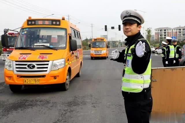 常德交警直屬二大隊：積極參加湘北運輸集團道路運輸安全事故應急救援演練